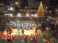 Καλαμαριά: Ανάβει απόψε το δέντρο με κάλαντα, συναυλία και πυροτεχνήματα!