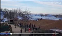 Έβρος: Χημικά εκτοξεύουν οι Τούρκοι (βιντεο)