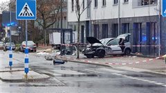 Γερμανία: Ένας νεκρός και τραυματίες από πτώση ΙΧ σε στάση