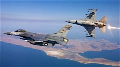 Τουρκικά F-16 πάνω από τη νήσο Ρω