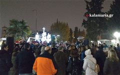 Καλαμαριά - Άναψε το καραβάκι στην πλατεία του Φοίνικα (βίντεο)