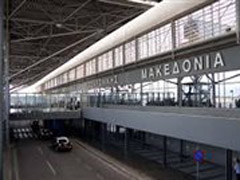 Πλήγμα στο αεροδρόμιο «Μακεδονία»