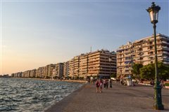 Πριν λίγο Θεσσαλονίκη: Άντρας έπεσε στον Θερμαϊκό - Έπαθε καρδιακό επεισόδιο