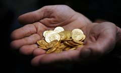 Καλαμαριά: Έκλεψαν από σπίτι 20.000 ευρώ και 50 χρυσές λίρες!