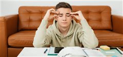 Μαθητές και γονείς ενημερώνονται για τη διαχείριση του άγχους στις πανελλαδικές